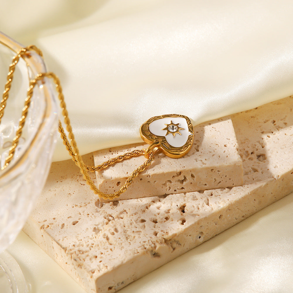 French Vintage Twist Chain Heart Necklace – Titanium Steel Pendant with Cubic Zirconia