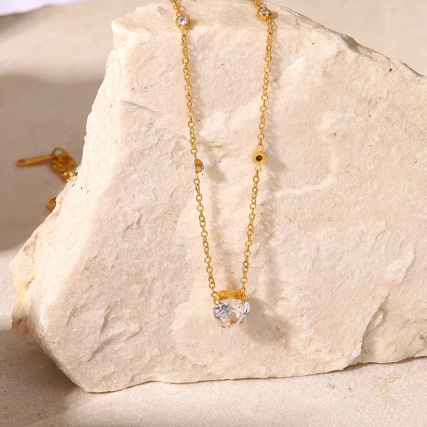 18K Gold Heart Zircon Necklace – Waterproof Stainless Steel | Elegant INS Style Pendant for Women