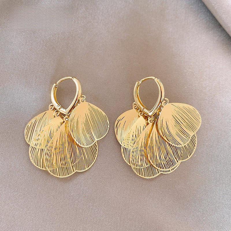 Golden Tassel Statement Earrings for Women – 2025 New Luxury Design, Elegant & Unique Drop Earrings