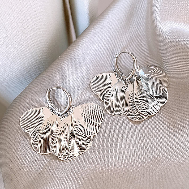 Golden Tassel Statement Earrings for Women – 2025 New Luxury Design, Elegant & Unique Drop Earrings